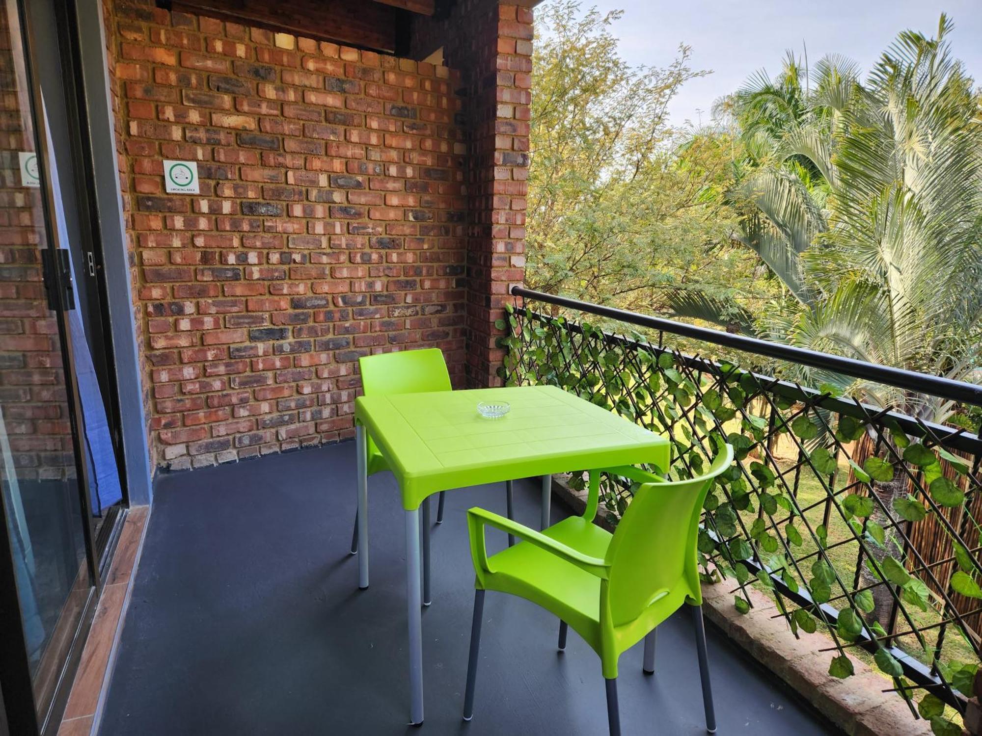 Suikerbosrant Sleep And Go Acomodação com café da manhã Pretoria-Noord Exterior foto