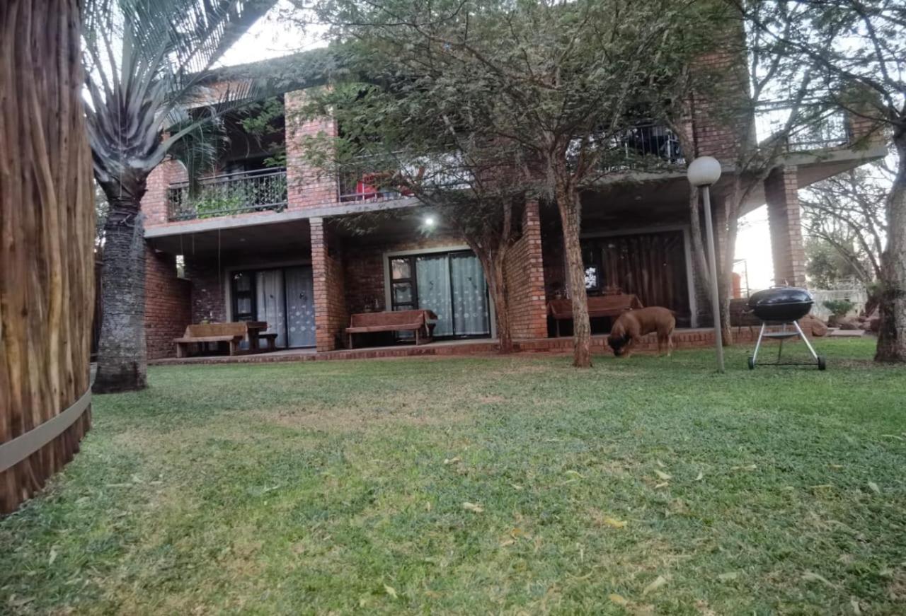 Suikerbosrant Sleep And Go Acomodação com café da manhã Pretoria-Noord Exterior foto