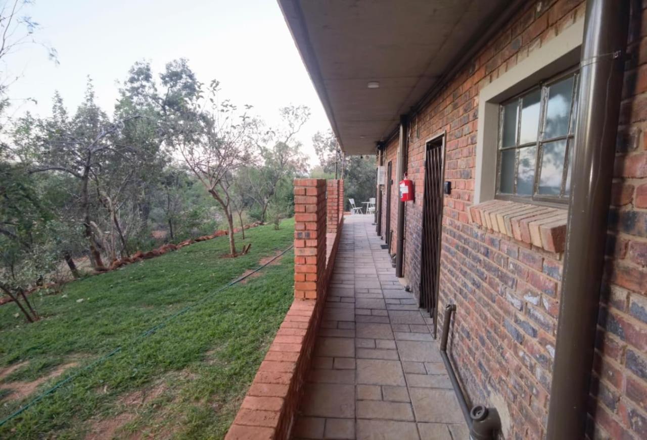 Suikerbosrant Sleep And Go Acomodação com café da manhã Pretoria-Noord Exterior foto