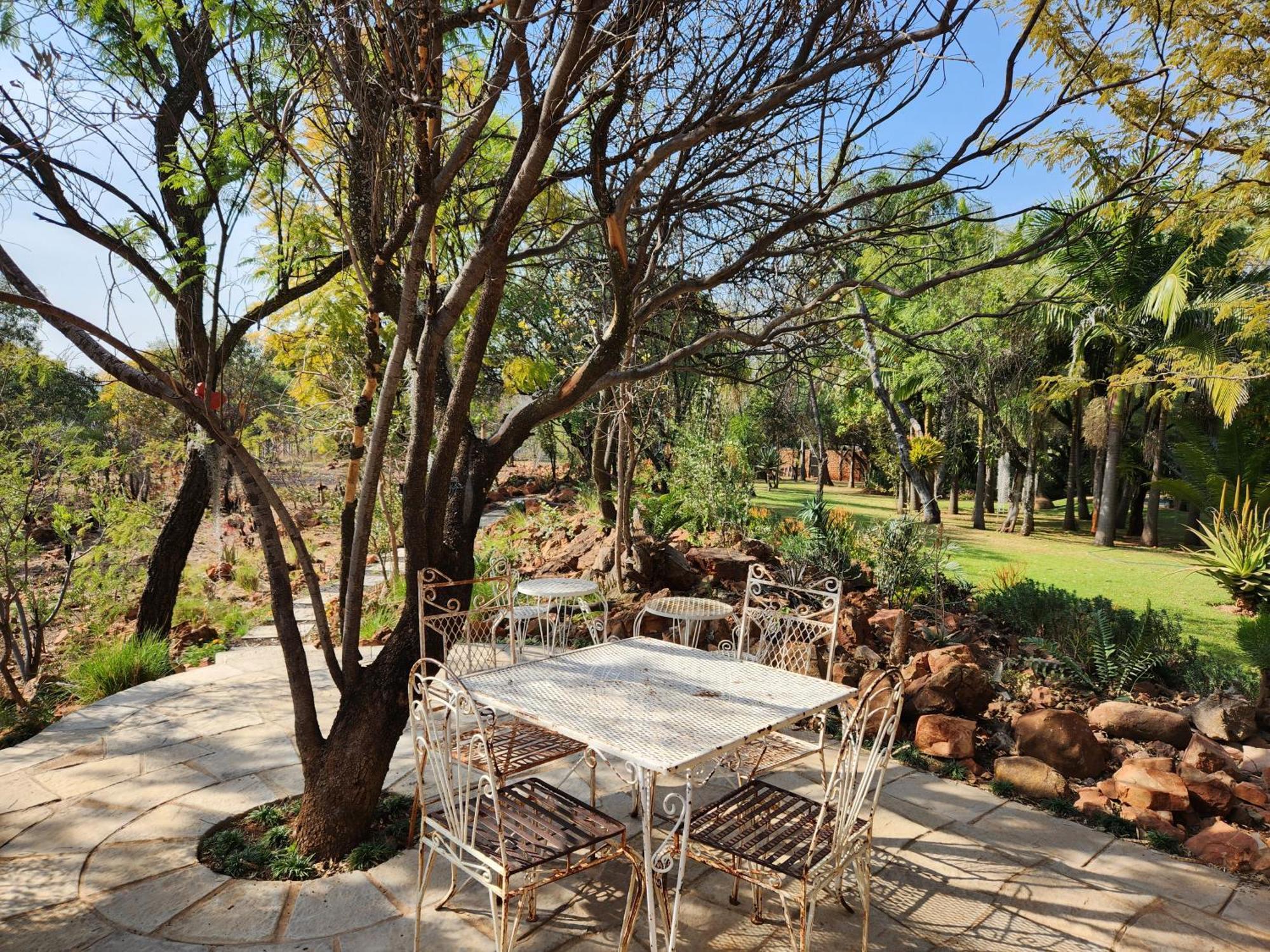 Suikerbosrant Sleep And Go Acomodação com café da manhã Pretoria-Noord Exterior foto
